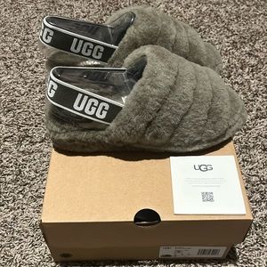 🆕 Ugg Fluff Yeah Slides